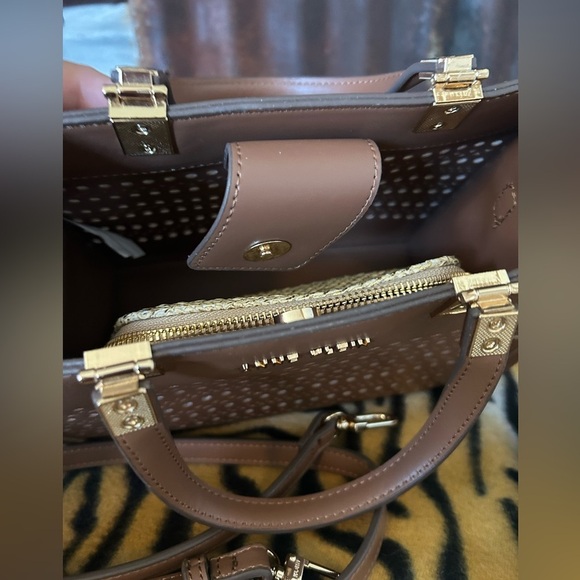 NWOT-Anne Klein 3 piece Handbag Set. - Picture 12 of 12